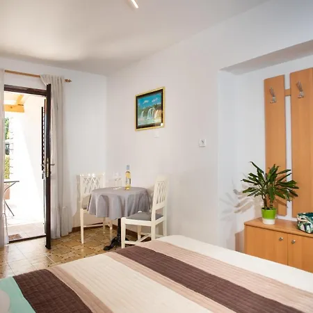 Apartment Luka *